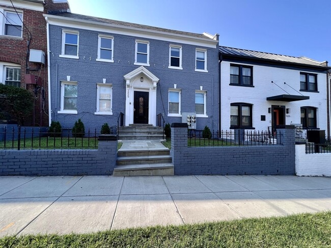 Photo - 1329 Adams St NE