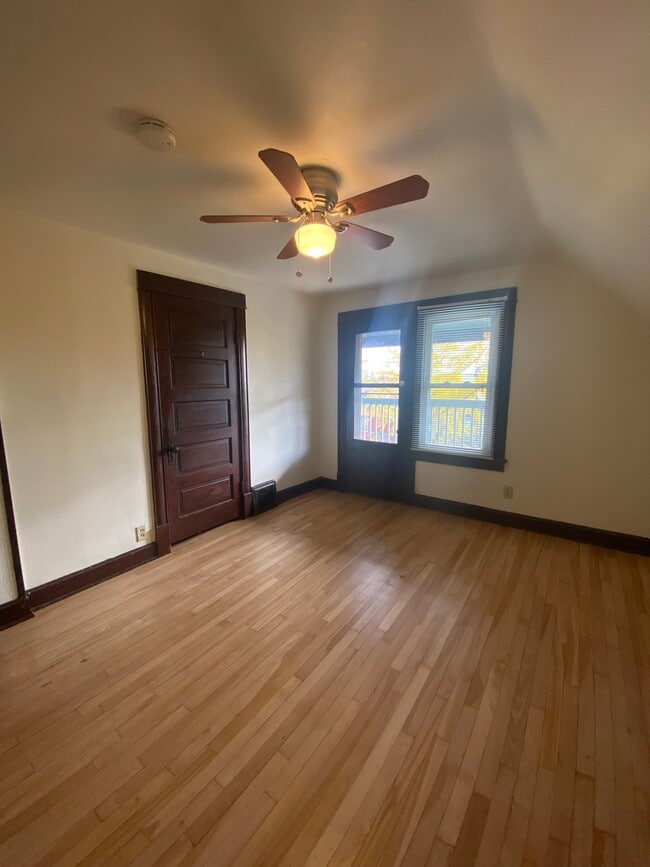 Photo - 1242 E Mifflin St