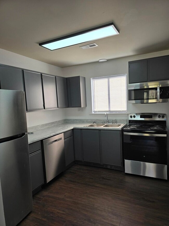 Building Photo - Coming  Soon- Newly  Renovated Unit 723 Dale Drive Rental