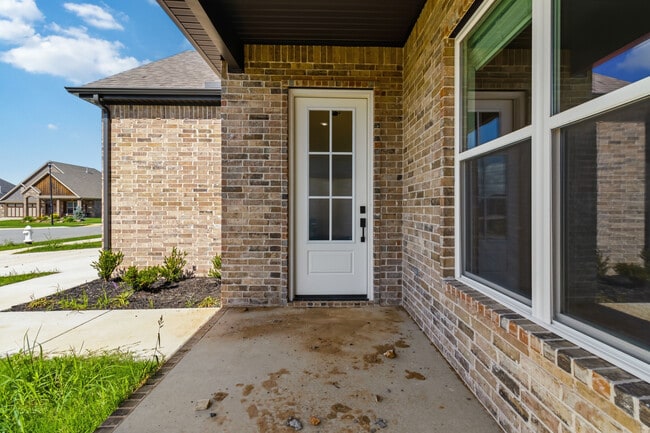 Photo - 980 Trestle Ln