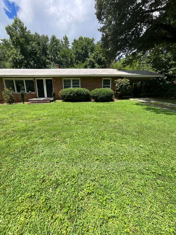 Photo - 1533 Beaucrest Ave