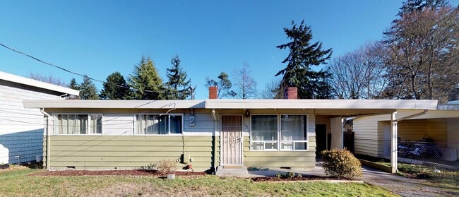 Building Photo - SeaTac rambler home -3 bedroom 1 bath with carport. Fenced yard!!! Available March 1st, 2026!