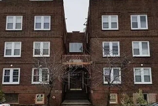 Building Photo - 240 William St Unit 2E Rental