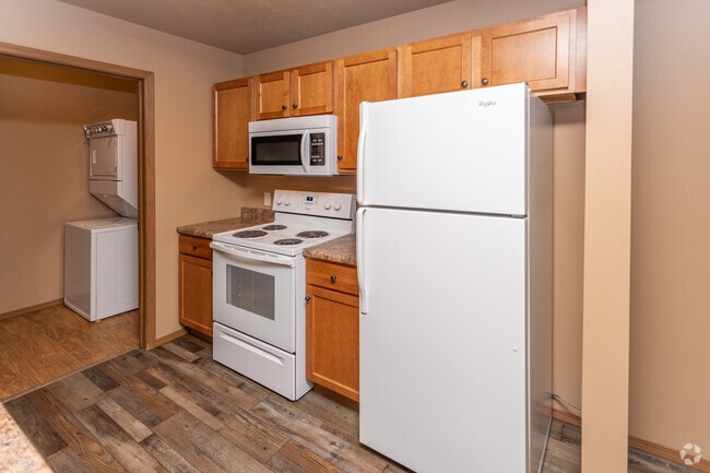 2BR, 1BA - 1,080SF - Sunrise Apartments