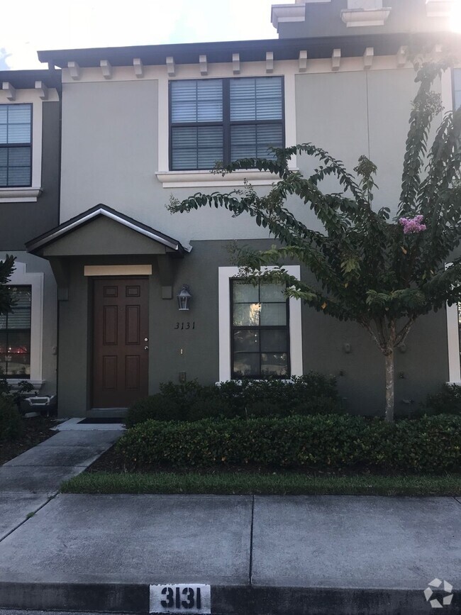 Building Photo - 2 bedroom 2 1/2 bathroom town home Windsor...