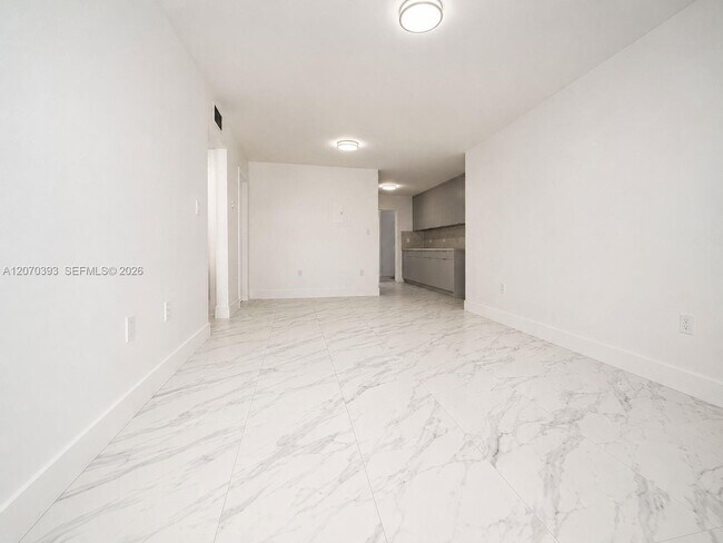 1270 W 42nd St Unit A103