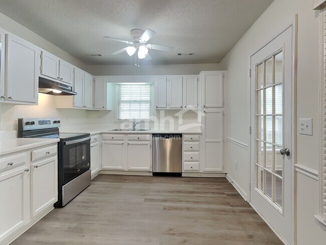 Photo - 2335 Fosterdale West Ln