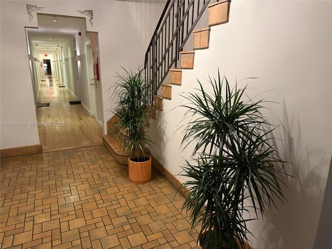 Photo - 260 Euclid Ave Unidad 29