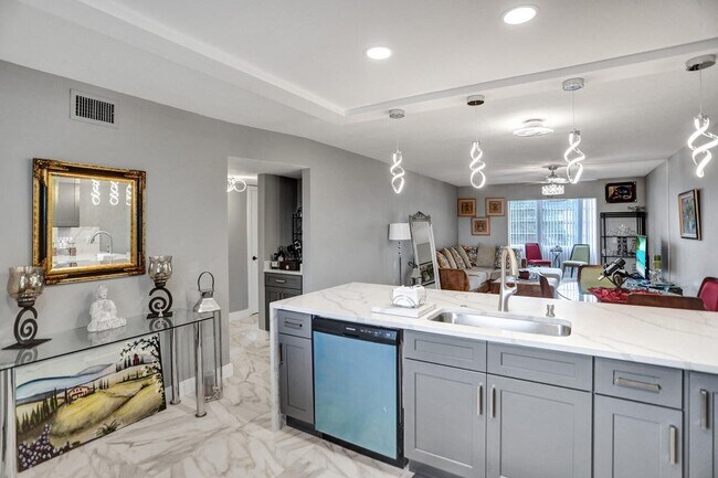 130 NE 26th Ave Unit 307