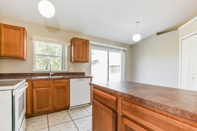 Photo - 940 Gateshead Ct