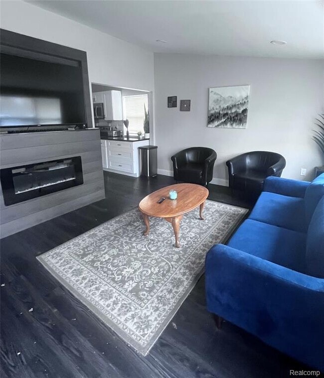 Photo - 3066 Greenlawn Ave