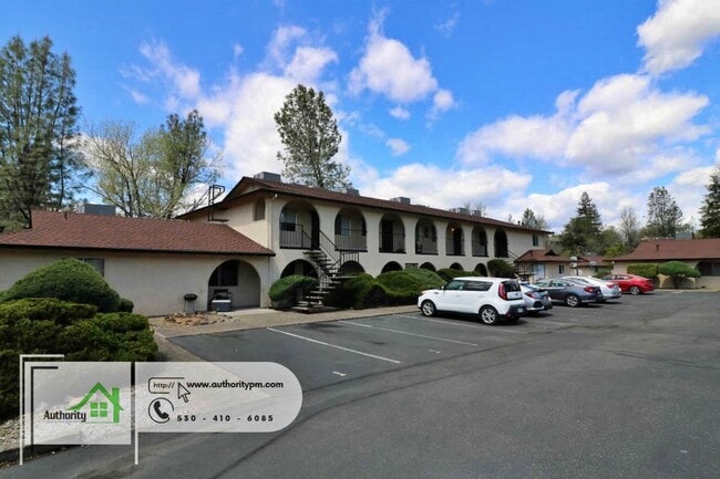 Photo - 300 Boulder Creek Dr, Redding, CA 96003