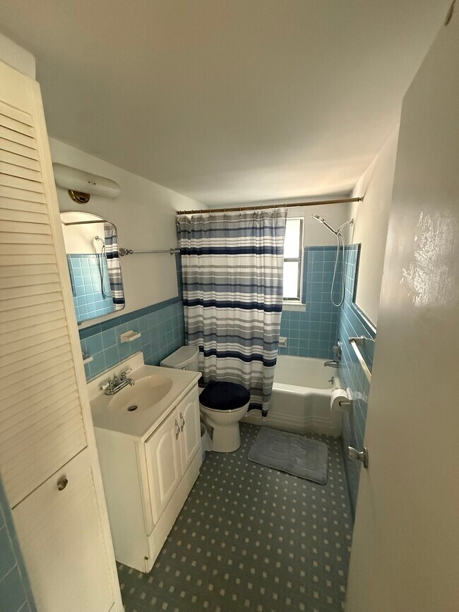 Photo - 810 5th Ave N