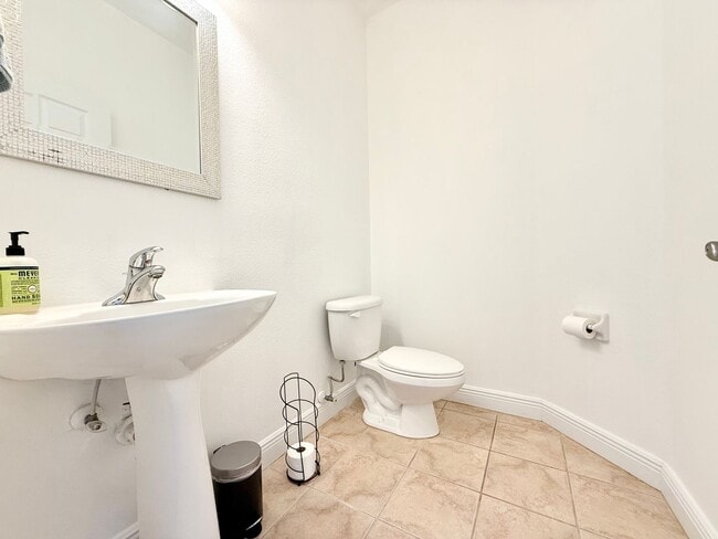 Photo - Perfect balance of space, style & easy living - 2Bedrooms 2.5Bath in Clearwater!