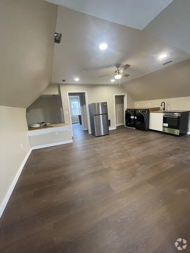 Building Photo - 7214 Meade St Rental