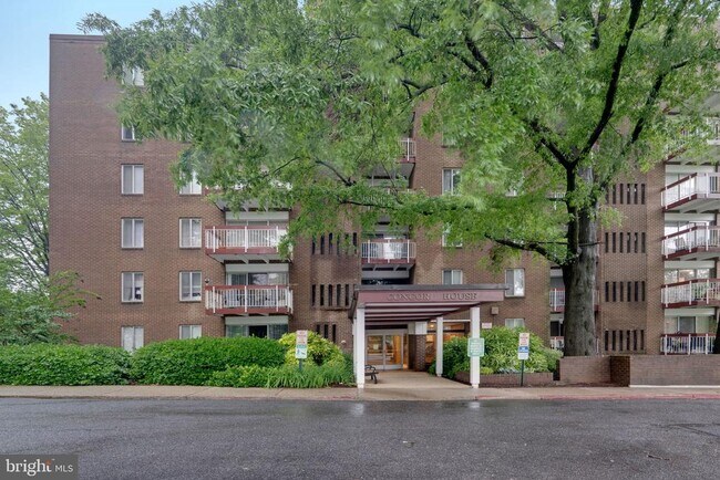 Building Photo - 10850 Green Mountain Cir Unit T1 Rental