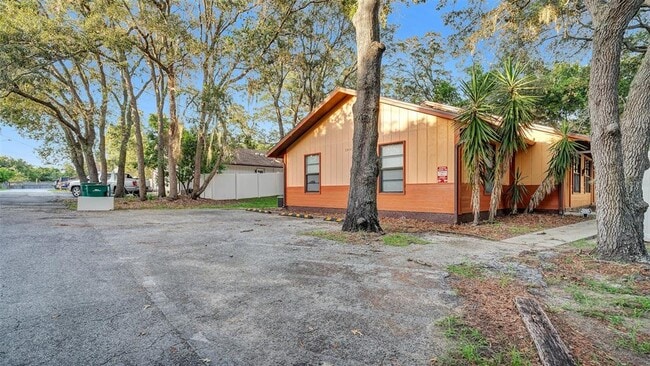 Photo - 1800 Poinsettia Ave