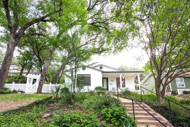 Amazing opportunity in the heart of Centra... - Amazing opportunity in the heart of Centra... House