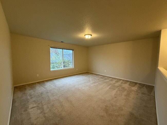 Photo - 1182 Throne Dr