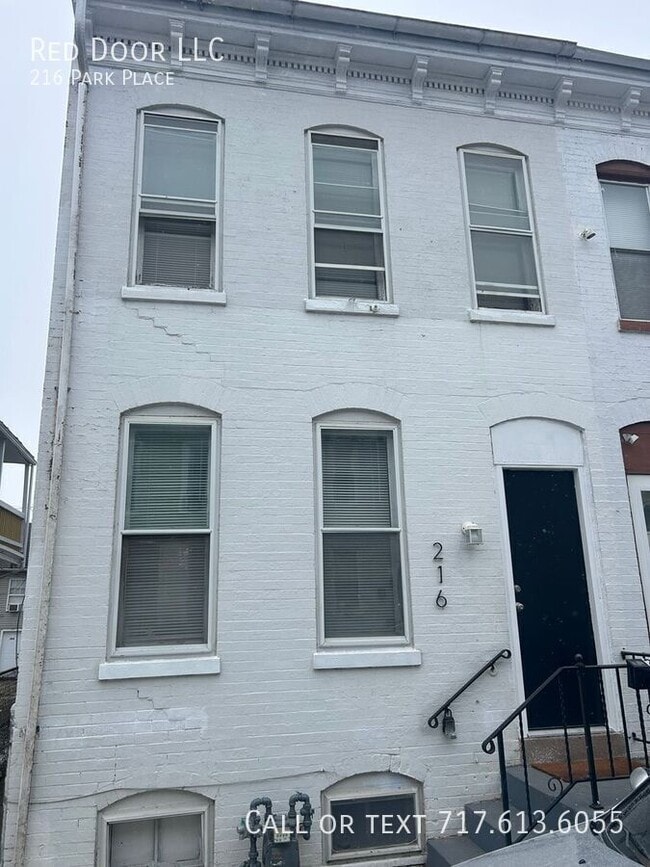 Building Photo - 216 Park Pl