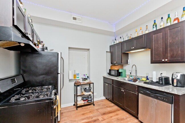 Photo - 1431 W Flournoy St Unit 1F