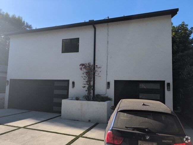 Building Photo - 4331 Allott Ave Rental