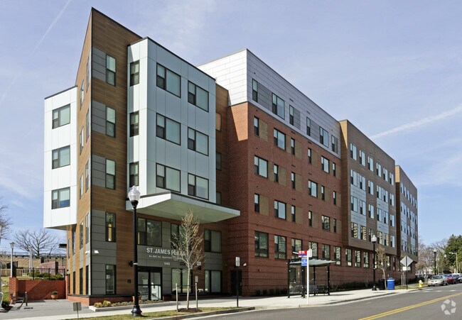 Primary Photo - St. James Plaza