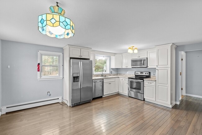 Photo - 323 Flagg St