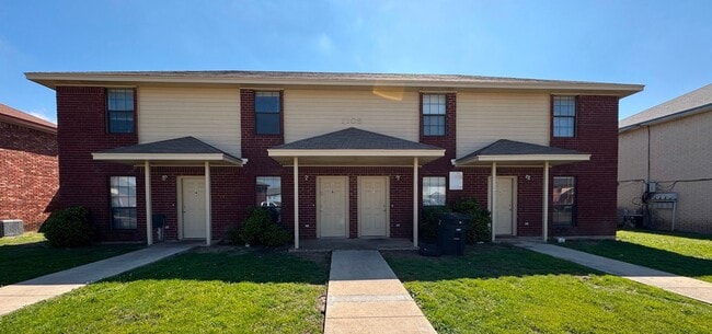 Photo - 1108 Leslie Cir Apartamento Unidad B