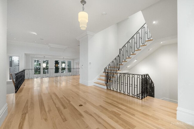 Photo - 19 Wilmot St