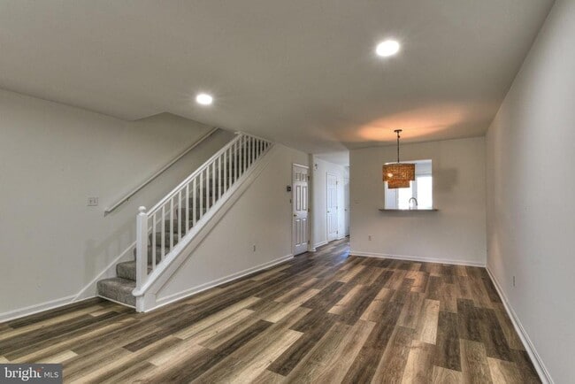 Photo - 141 Lakeside Dr