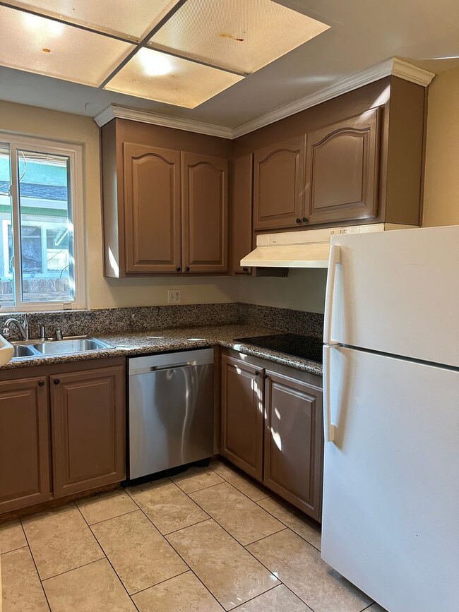 Photo - 4 Bdrm 2 Bath located in Elk Grove Unifed School District