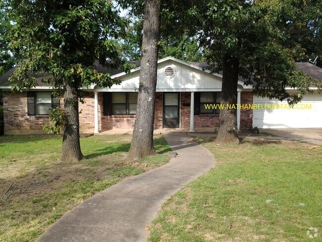 Building Photo - 3 bedroom 2 bath Rental