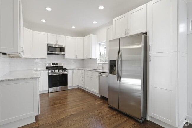 Building Photo - 1022 Greenwood Ave NE Rental
