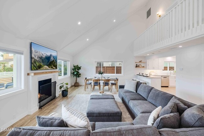 Photo - 5113 Whitecap St