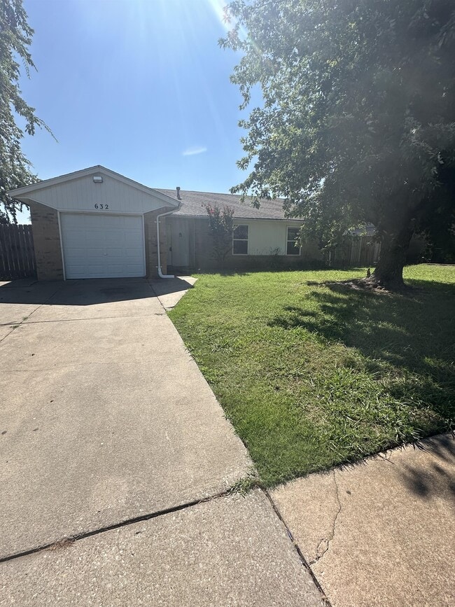 Photo - 632 Ramblin Oaks Dr