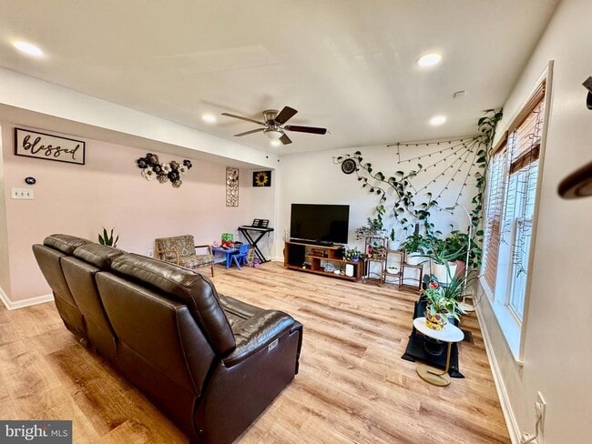 Building Photo - 597 Primus Ct