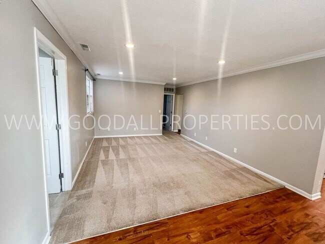 Photo - 3 Bedroom 1 Bath Duplex in Clive with fenc...