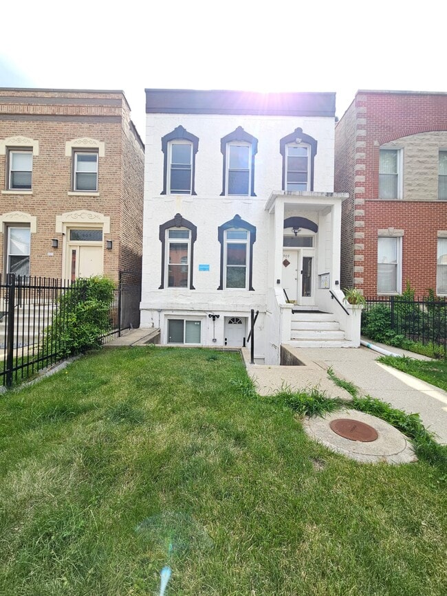 Building Photo - 909 S Bell Ave Unit 2 Rental