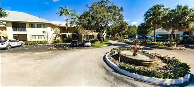 Building Photo - 2550 SW 18th Terrace Unit 2305