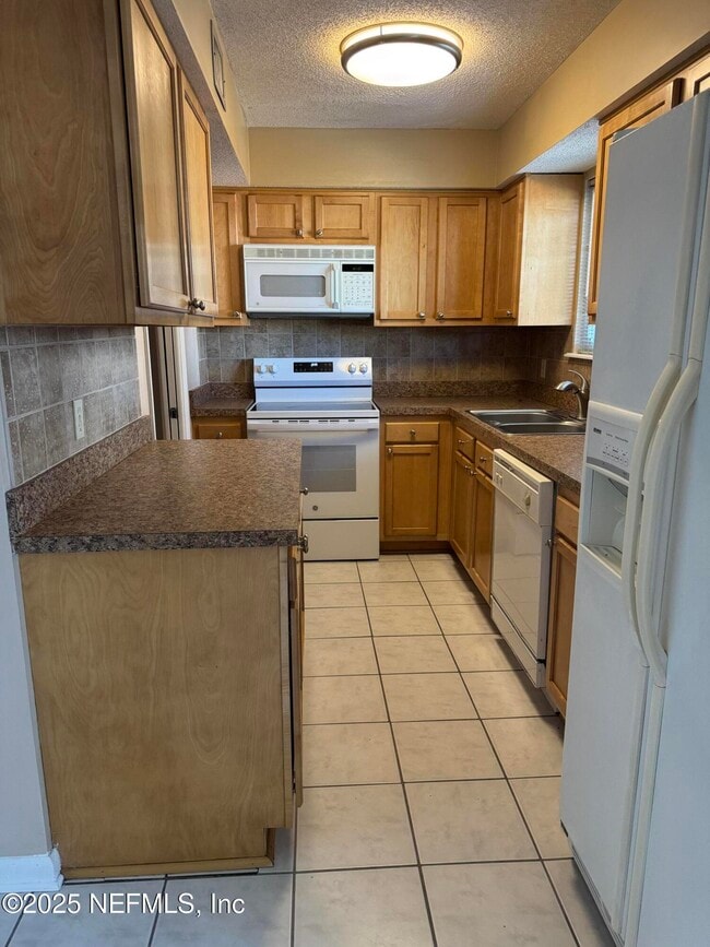 Photo - 447 Newport Dr