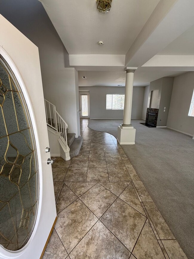 Stylish Southwest Bakersfield Home with Do... - Stylish Southwest Bakersfield Home with Do...