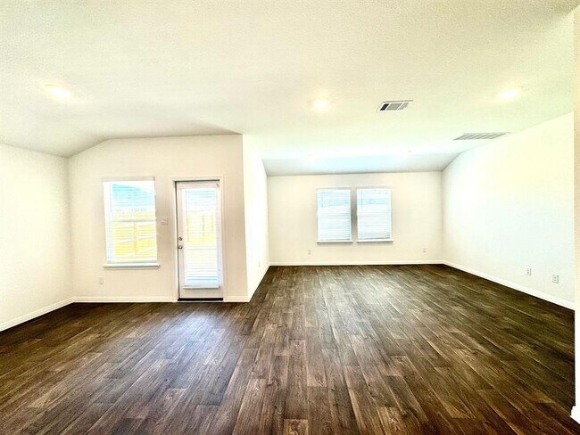 Photo - 346 Gladiola Lp