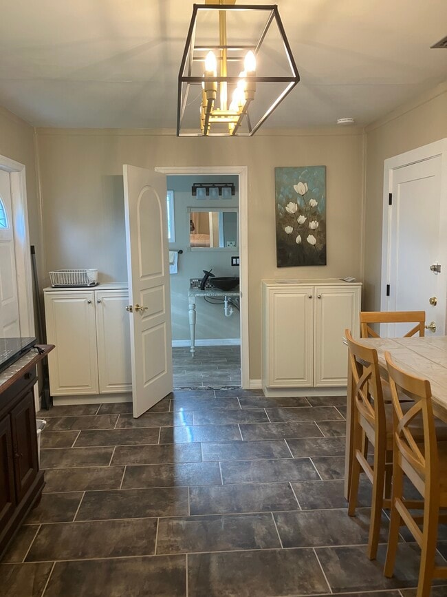 Living room - 1561 5th Ct Unit 1