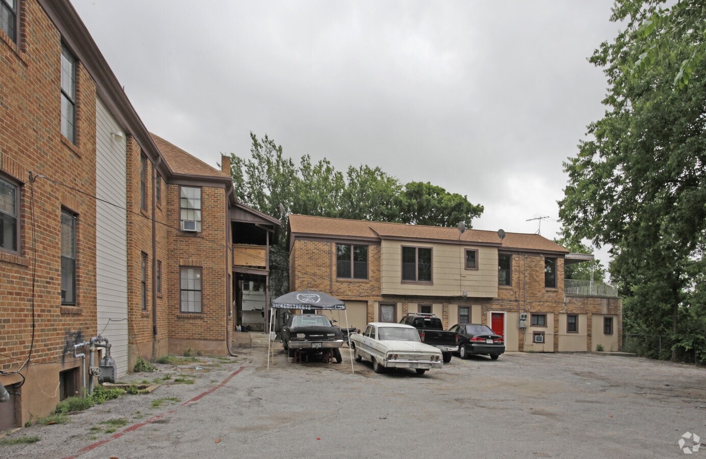 Photo - Grand Ave Apartments