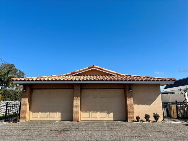 Building Photo - 11315 3rd St E Unit C