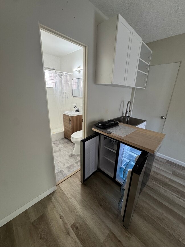 Photo - 217 SW 11th Ct Unidad Studio