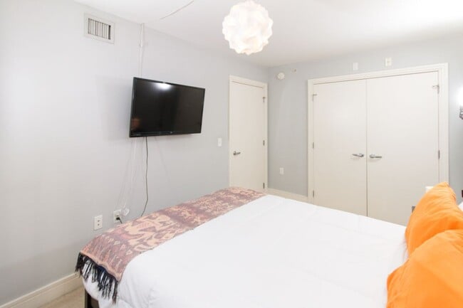 Photo - 800 4th St SW