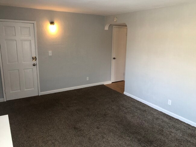 Photo - 530 Hadley Ave Unit 4