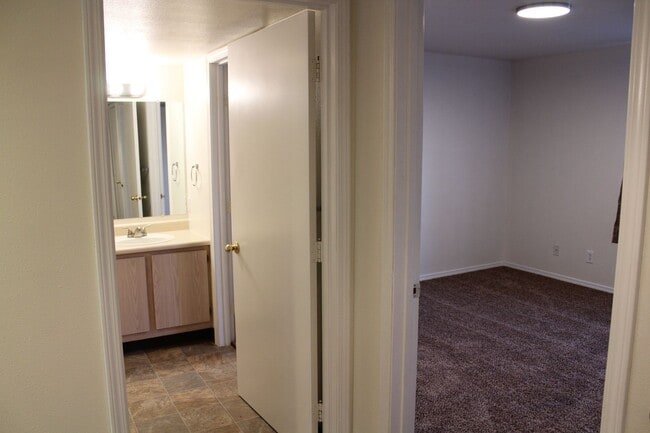 Photo - 2529 Ferndale Ln Unit 204